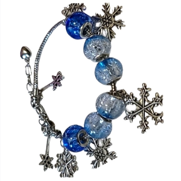 Hand Crafted Medium Charm Bracelet Silver Snowflakes Blue Beads NEW - Picture 4 of 5